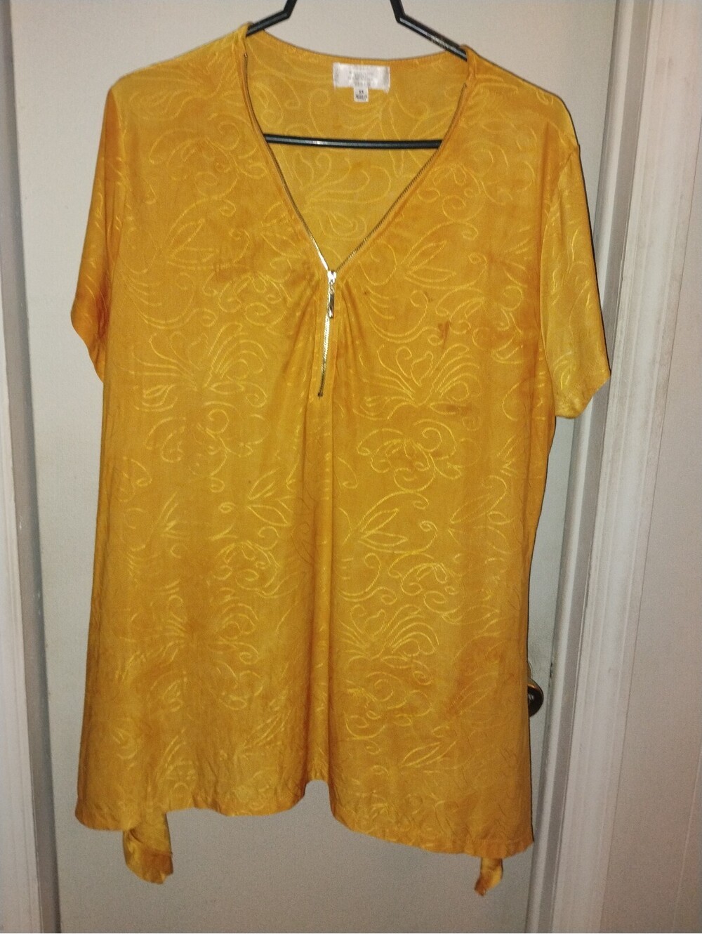Shannon Ford New York Vintage Gold Embossed Floral Tunic Top Size 2X Zip Neck